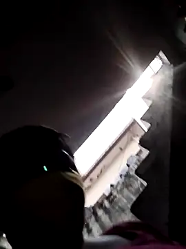 Snapshot of Mmm143 chatting on 10/31/25, 01:06 Mmm143 online show from 10/31/25, 01:06