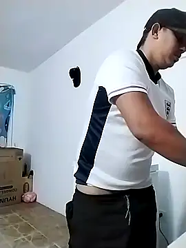 Snapshot of Alex_man23 chatting on 11/01/25, 04:36 Alex man23 online show from 11/01/25, 04:36