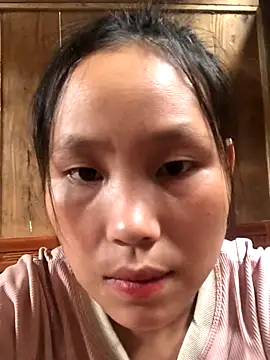 Snapshot of huong-18 chatting on 09/25/25, 04:05 huong-18 online show from 09/25/25, 04:05