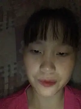 Snapshot of huong-18 chatting on 09/30/25, 12:04 huong-18 online show from 09/30/25, 12:04