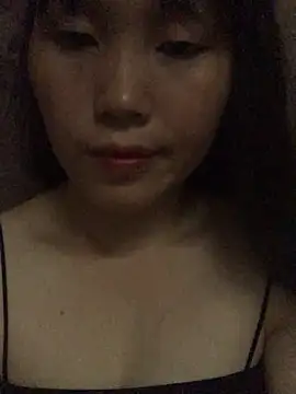 Snapshot of huong-18 chatting on 10/06/25, 02:09 huong-18 online show from 10/06/25, 02:09