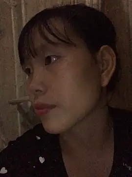 Snapshot of huong-18 chatting on 10/09/25, 02:15 huong-18 online show from 10/09/25, 02:15