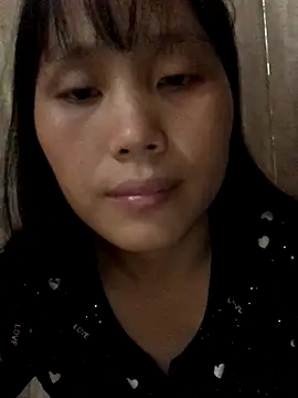 Snapshot of huong-18 chatting on 10/10/25, 03:49 huong-18 online show from 10/10/25, 03:49