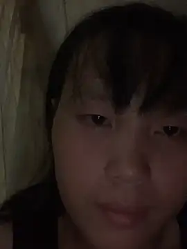 Snapshot of huong-18 chatting on 10/16/25, 04:08 huong-18 online show from 10/16/25, 04:08