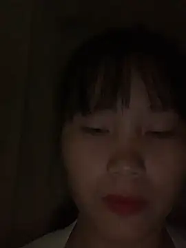 Snapshot of huong-18 chatting on 10/21/25, 09:37 huong-18 online show from 10/21/25, 09:37