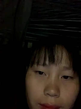 Snapshot of huong-18 chatting on 10/27/25, 09:19 huong-18 online show from 10/27/25, 09:19