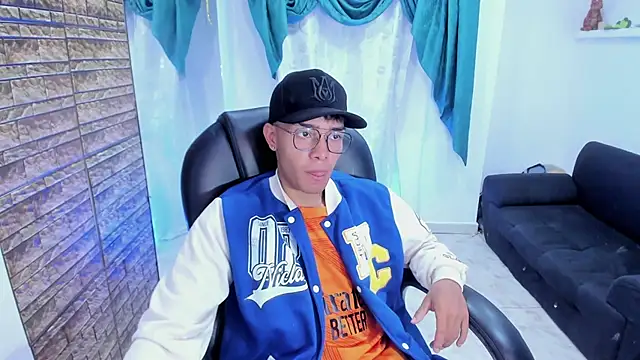 Hunteer Boy online show from 09/30/25, 07:52