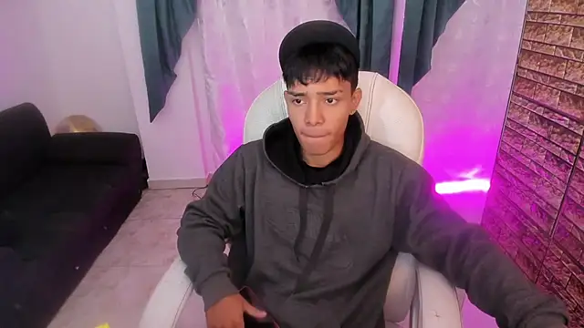 Hunteer Boy online show from 10/11/25, 07:45