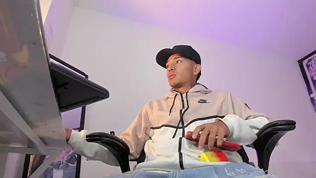 Hunteer Boy online show from 10/17/25, 07:27