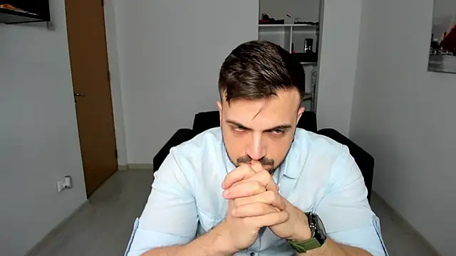 Snapshot of Jace_Thorne chatting on 10/17/25, 05:26 Jace Thorne online show from 10/17/25, 05:26