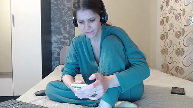 Snapshot of AdeleInfinity chatting on 10/07/25, 12:57 AdeleInfinity online show from 10/07/25, 12:57