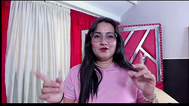 Snapshot of Luna021_1 chatting on 09/17/25, 07:37 Luna021 1 online show from 09/17/25, 07:37