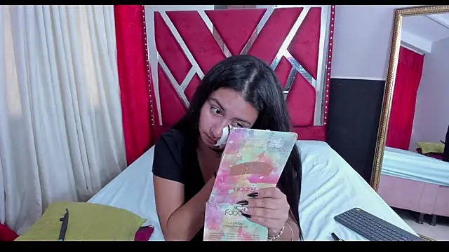 Snapshot of Luna021_1 chatting on 10/03/25, 08:06 Luna021 1 online show from 10/03/25, 08:06