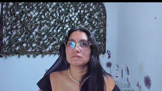 Snapshot of Luna021_1 chatting on 10/18/25, 07:47 Luna021 1 online show from 10/18/25, 07:47