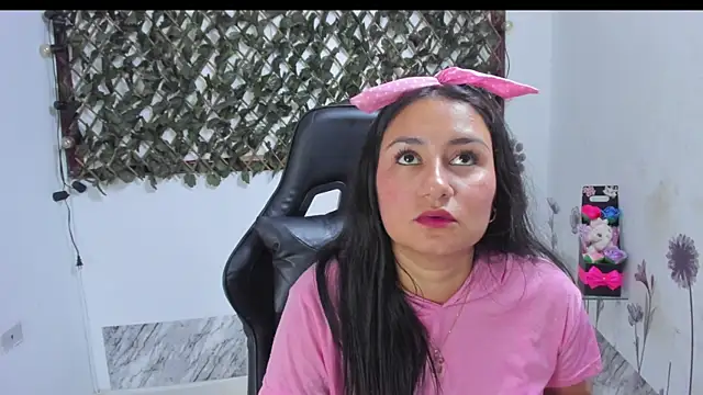 Snapshot of Luna021_1 chatting on 10/23/25, 07:56 Luna021 1 online show from 10/23/25, 07:56