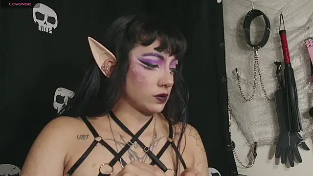 Snapshot of agathaaiko6 chatting on 10/25/25, 01:35 agathaaiko6 online show from 10/25/25, 01:35