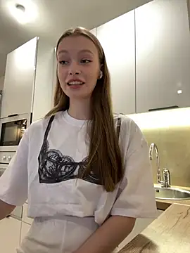 Snapshot of FriendlyFire_18 chatting on 10/09/25, 05:55 FriendlyFire 18 online show from 10/09/25, 05:55