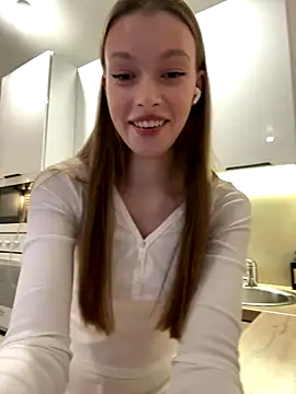 Snapshot of FriendlyFire_18 chatting on 10/15/25, 06:41 FriendlyFire 18 online show from 10/15/25, 06:41