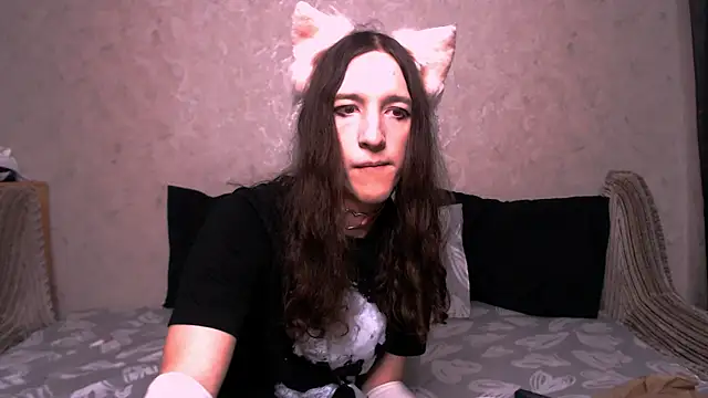 Snapshot of SilverMuse_ chatting on 10/17/25, 10:34 SilverMuse  online show from 10/17/25, 10:34
