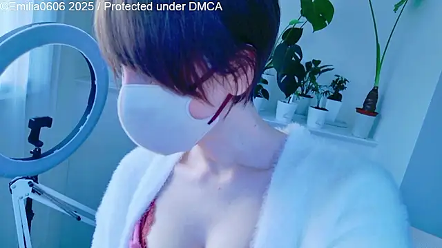 Snapshot of MariaM_080 chatting on 12/13/25, 10:48 MariaM 080 online show from 12/13/25, 10:48