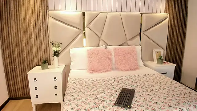 Maddy XOXO HOT online show from 09/30/25, 08:25