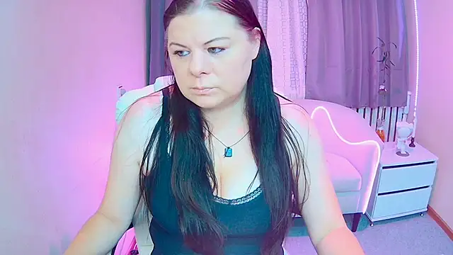 Snapshot of BritneyRaine chatting on 11/11/25, 07:08 BritneyRaine online show from 11/11/25, 07:08