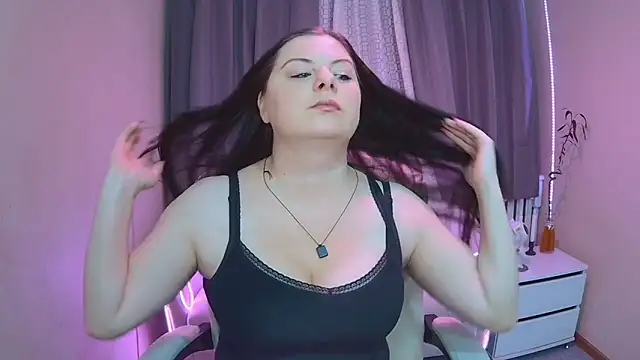 Snapshot of BritneyRaine chatting on 11/17/25, 01:06 BritneyRaine online show from 11/17/25, 01:06