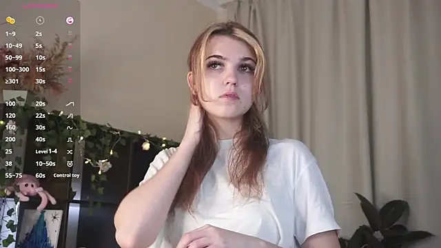 Snapshot of Sofia_Tetsu chatting on 10/29/25, 08:10 Sofia Tetsu online show from 10/29/25, 08:10