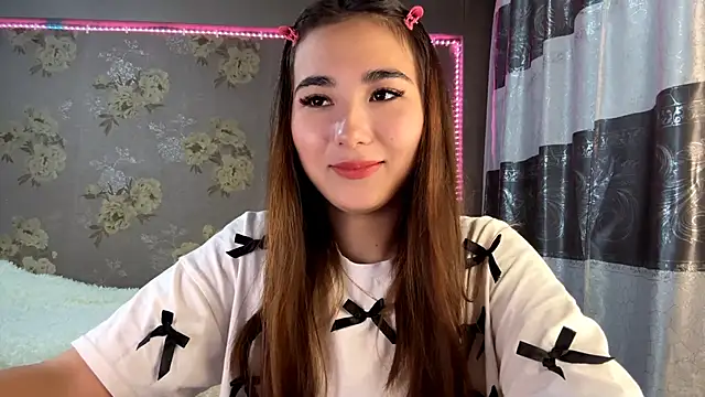 Snapshot of BahaiHeaven chatting on 11/14/25, 11:20 BahaiHeaven online show from 11/14/25, 11:20