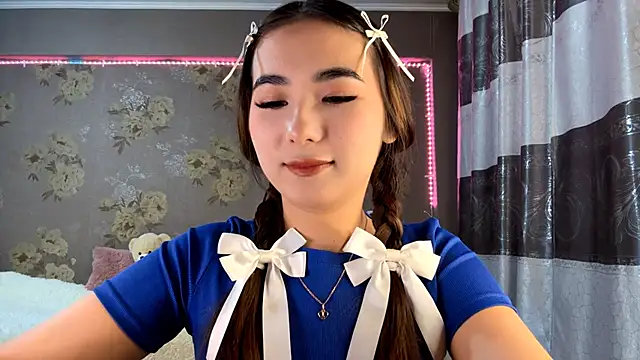 Snapshot of BahaiHeaven chatting on 11/16/25, 11:27 BahaiHeaven online show from 11/16/25, 11:27