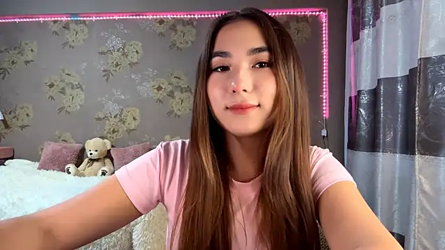 Snapshot of BahaiHeaven chatting on 11/23/25, 08:14 BahaiHeaven online show from 11/23/25, 08:14