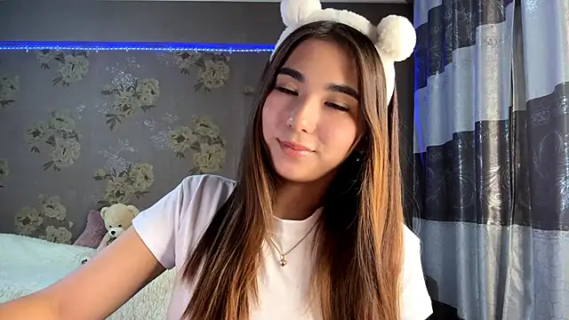 Snapshot of BahaiHeaven chatting on 11/29/25, 12:08 BahaiHeaven online show from 11/29/25, 12:08