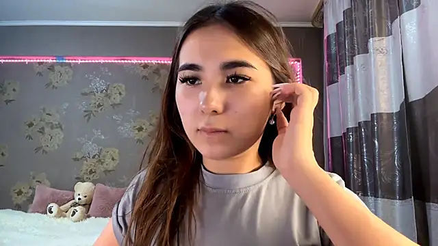 Snapshot of BahaiHeaven chatting on 12/05/25, 11:19 BahaiHeaven online show from 12/05/25, 11:19