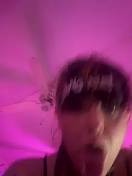 Snapshot of darnette_daisy chatting on 12/18/25, 01:06 darnette daisy online show from 12/18/25, 01:06