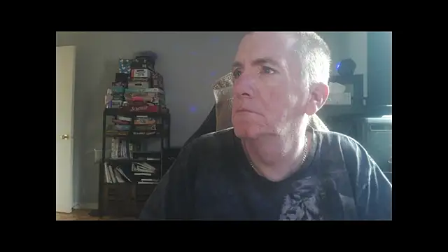 Snapshot of Sex_and_loves chatting on 11/10/25, 02:16 Sex and loves online show from 11/10/25, 02:16