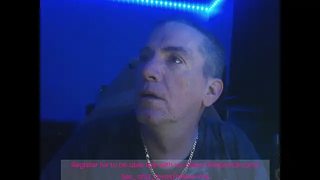 Snapshot of Sex_and_loves chatting on 11/11/25, 02:44 Sex and loves online show from 11/11/25, 02:44