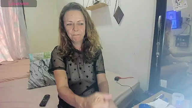 gloriablanco online show from 10/19/25, 02:40