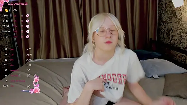 AlettaEve online show from 09/22/25, 03:14