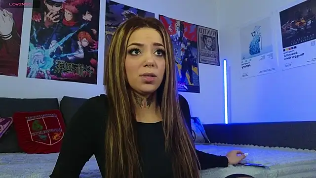 KiraQuinn1 online show from 10/05/25, 03:21