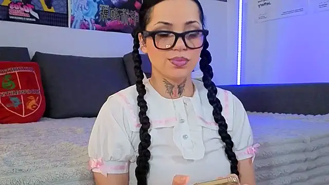 KiraQuinn1 online show from 03/25/26, 02:56