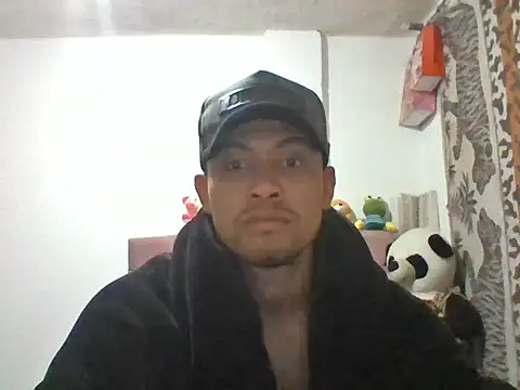 Snapshot of SANTANTIHOTT chatting on 09/15/25, 01:05 SANTANTIHOTT online show from 09/15/25, 01:05