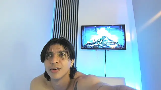 Snapshot of toji_luxxer chatting on 09/29/25, 06:07 toji luxxer online show from 09/29/25, 06:07