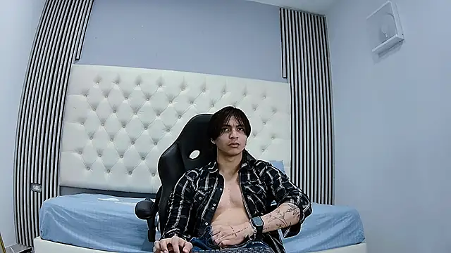 Snapshot of toji_luxxer chatting on 11/04/25, 09:25 toji luxxer online show from 11/04/25, 09:25