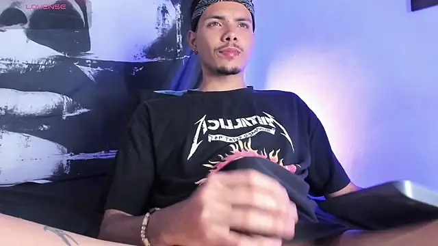 Snapshot of Avaggi chatting on 09/19/25, 09:15 Avaggi online show from 09/19/25, 09:15