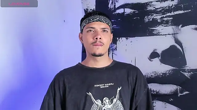 Snapshot of Avaggi chatting on 09/22/25, 10:12 Avaggi online show from 09/22/25, 10:12