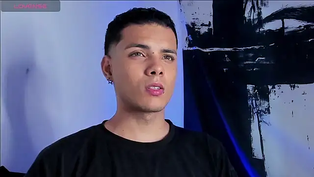 Snapshot of Avaggi chatting on 10/25/25, 09:31 Avaggi online show from 10/25/25, 09:31