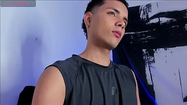 Snapshot of Avaggi chatting on 10/27/25, 12:15 Avaggi online show from 10/27/25, 12:15