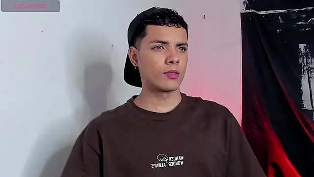 Snapshot of Avaggi chatting on 11/01/25, 11:29 Avaggi online show from 11/01/25, 11:29