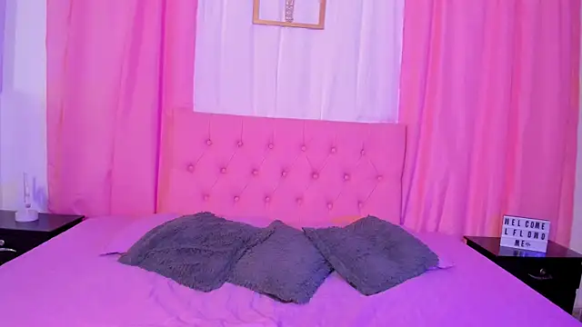 Nova Luv  online show from 10/13/25, 02:39