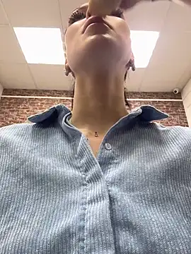 EmmaStarkk online show from 10/12/25, 04:11